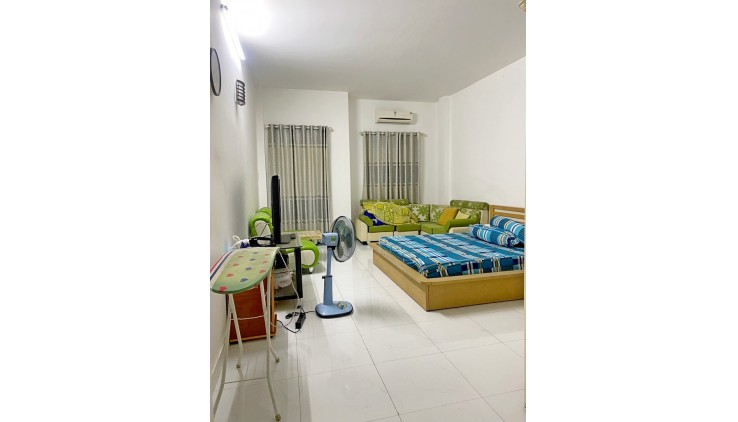 Mặt tiền hẻm 451 Phạm Thế Hiển, 4x16m, P3, Q8, chỉ 8 tỷ 5